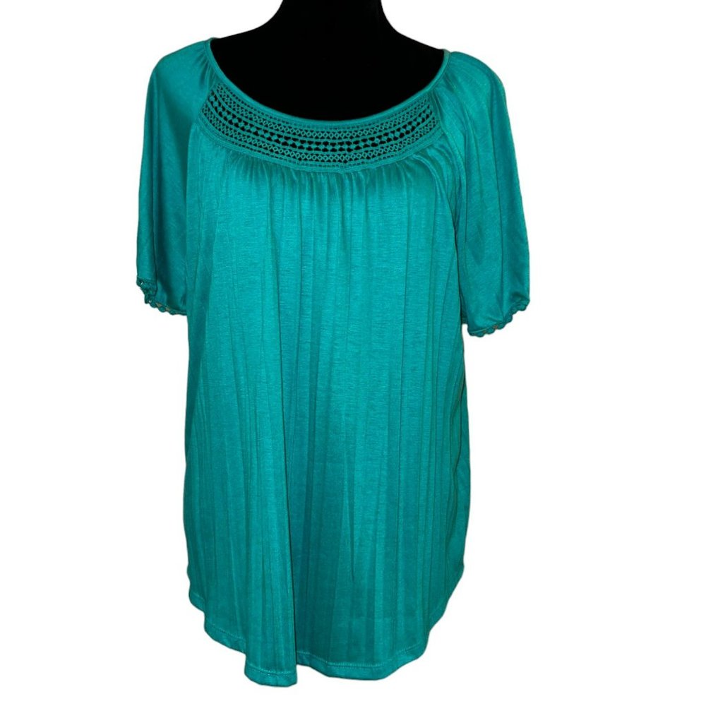 Kim Rogers Green Large Soft Flowy Top Short Sleeves Round Neck with Cutouts